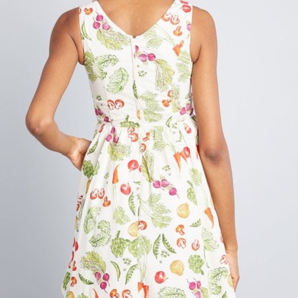 Modcloth "Vegetable Peasant" Cotton Dress - Picture 3 of 5